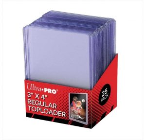 Protect or display valuable cards with this set of rigid plastic toploaders measuring 63.5 x 88.9mm. Each pack contains 25 toploaders.